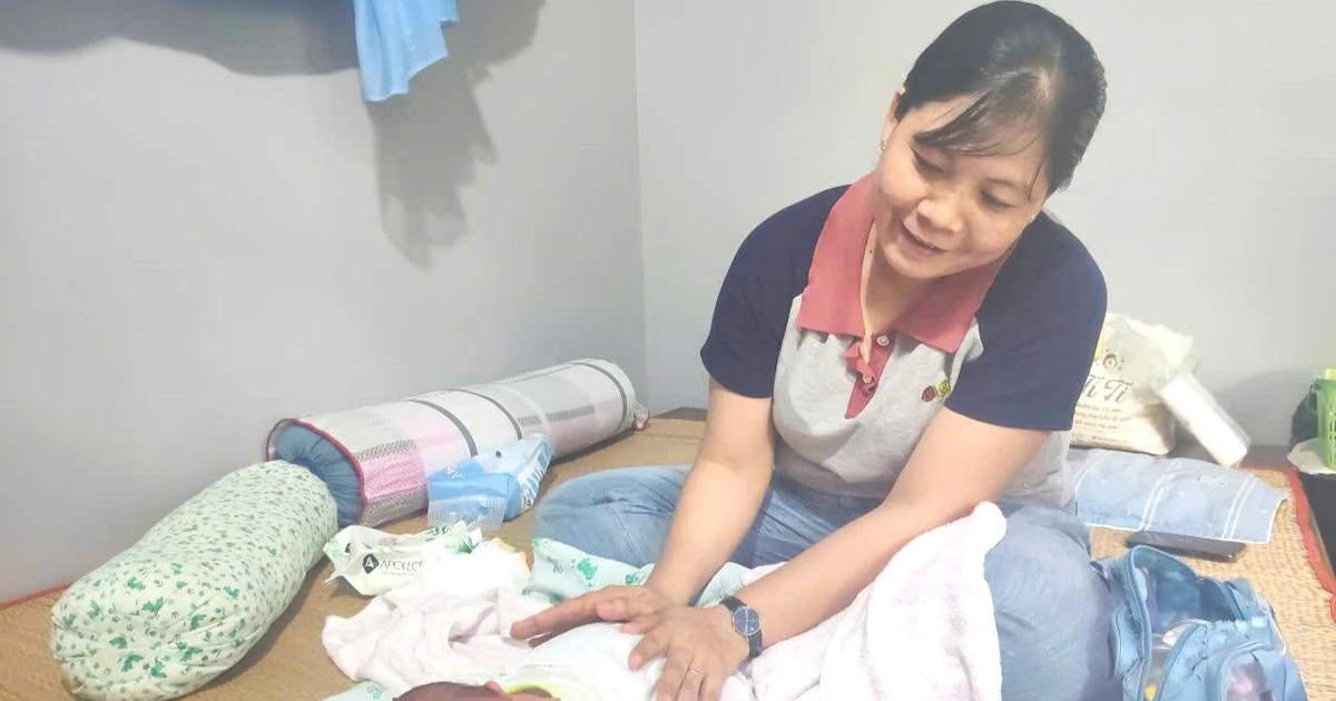 Bé trai sơ sinh bị bỏ trước nhà dân kèm lá thư nhờ nuôi dùm