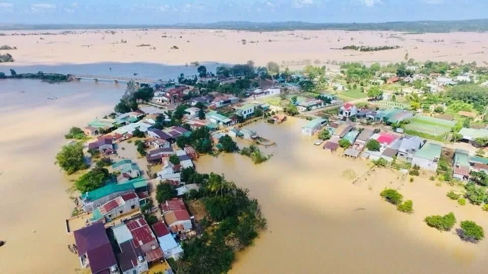 40 công nhân thi công cao tốc Vân Phong - Chí Thạnh bị mắc kẹt được giải cứu