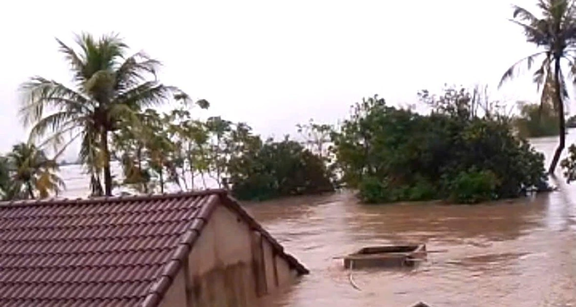 Đề nghị khẩn cấp cứu 40 công nhân mắc kẹt do mưa lũ tại cao tốc Chí Thạnh – Vân Phong