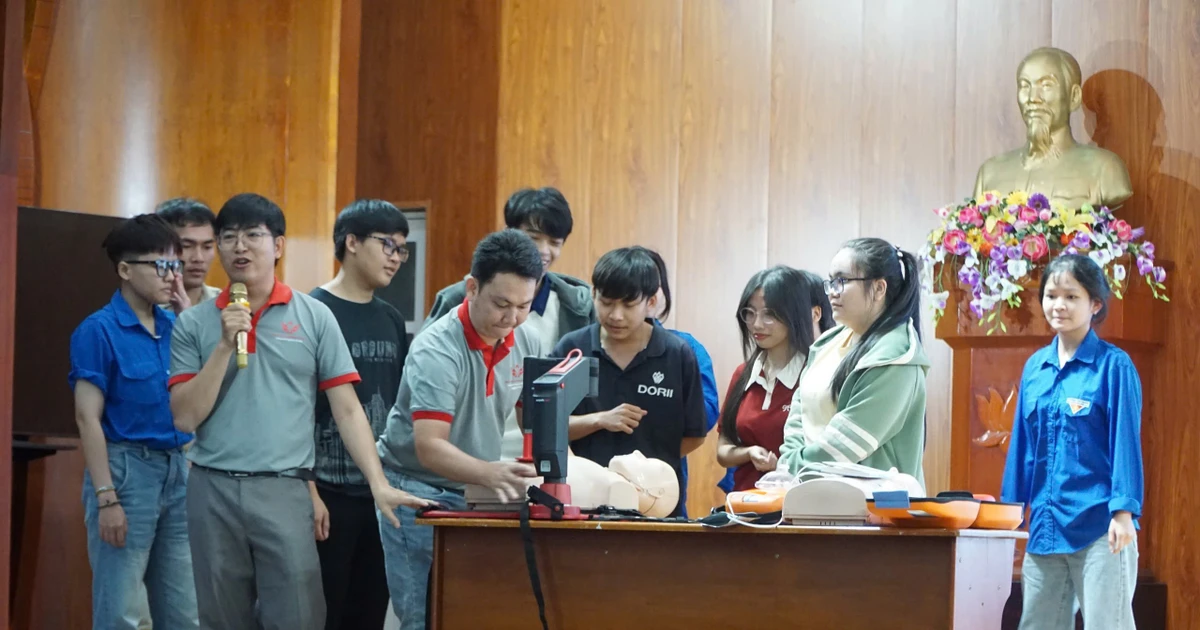 400 tình nguyện viên đại học Nha Trang đã sẵn sàng cho giải Tiền Phong Marathon