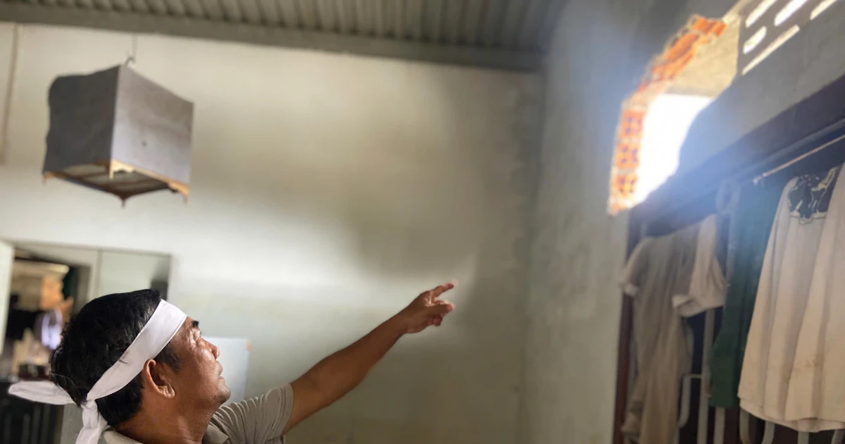 Ký ức kinh hoàng: Đục tường, 50 người bám trên nóc nhà 3 ngày trong lũ lịch sử