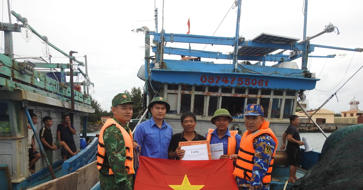 Đặc khu Trường Sa tiếp nhận 2.000 ngư dân vào tránh trú bão số 15