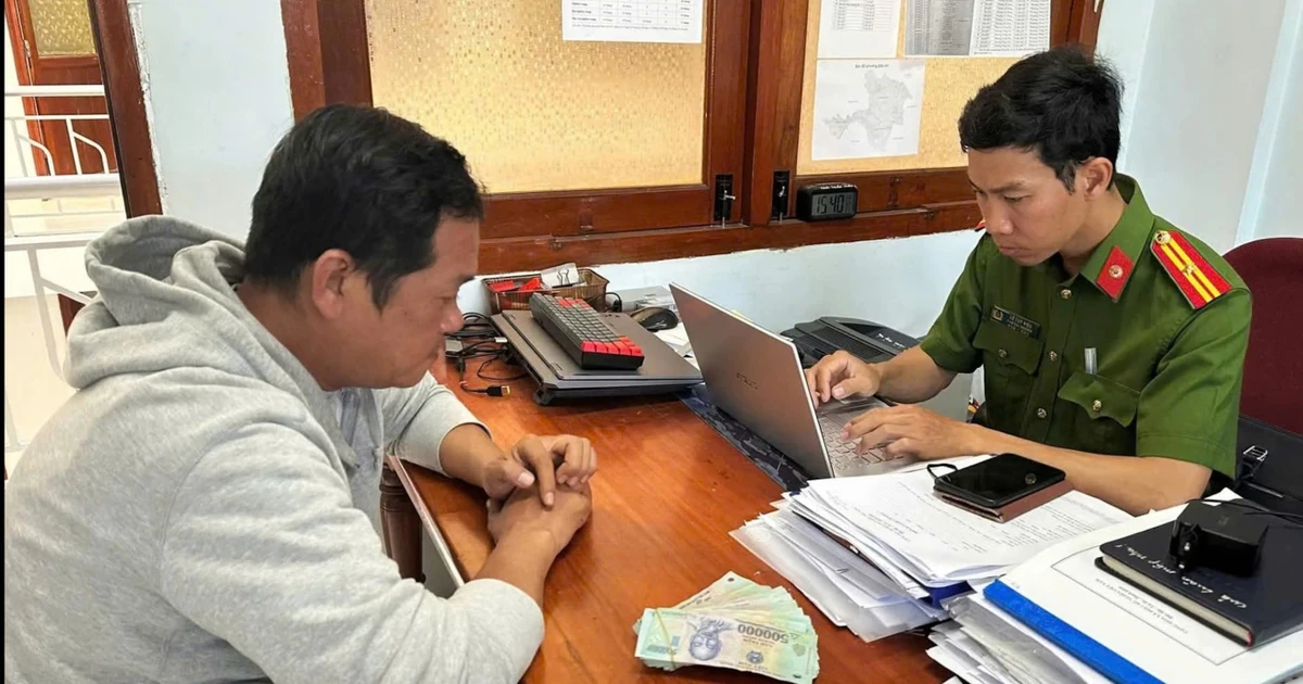 Người phụ nữ rút tiền từ ATM bị theo dõi, móc trộm 90 triệu đồng