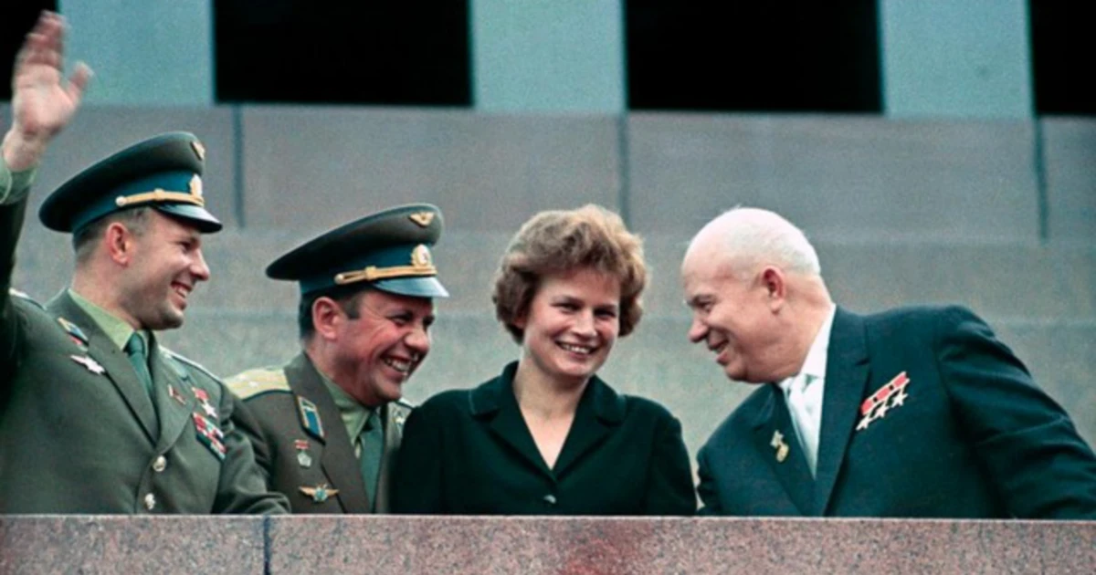 Người phụ nữ đầu tiên bay vào vũ trụ và hành trình vượt giới hạn