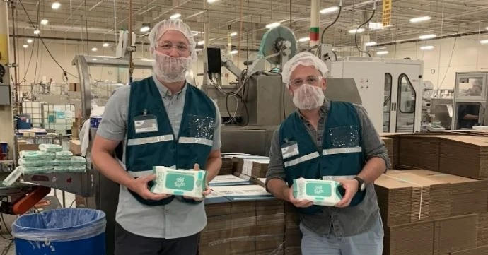 Thầy giáo trung học tại Mỹ biến lớp học thành “phòng lab” thực tế