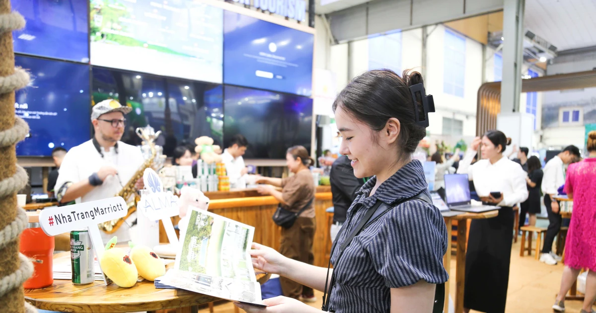 Hội chợ Du lịch Quốc tế Việt Nam VITM 2026 thu hút đông đảo sinh viên tiếp cận thực tế