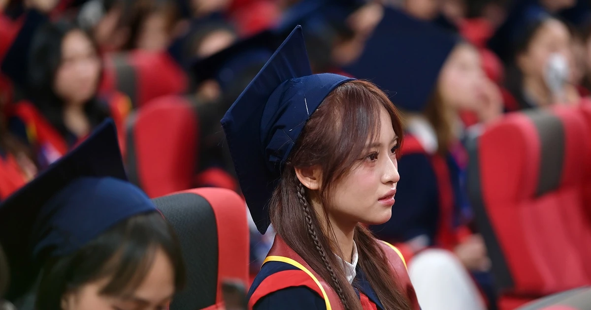 Choáng váng với học phí năm học mới: Có nơi tăng vọt thêm 25 triệu đồng