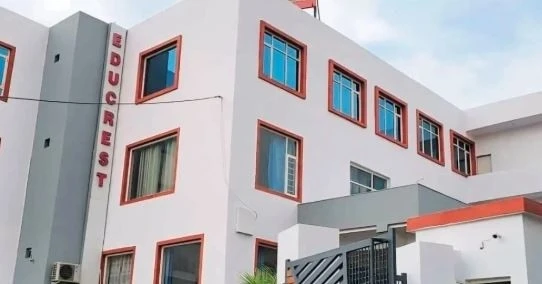 Chấn động: Hiệu trưởng trường quốc tế bị bắt do gian lận chứng nhận giáo dục