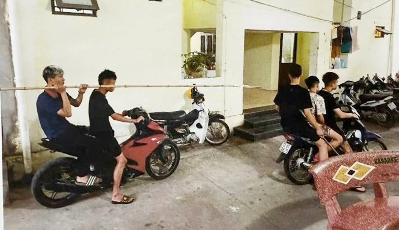 Phê chuẩn khởi tố 35 đối tượng mang theo đinh ba hỗn chiến khiến 1 người tử vong