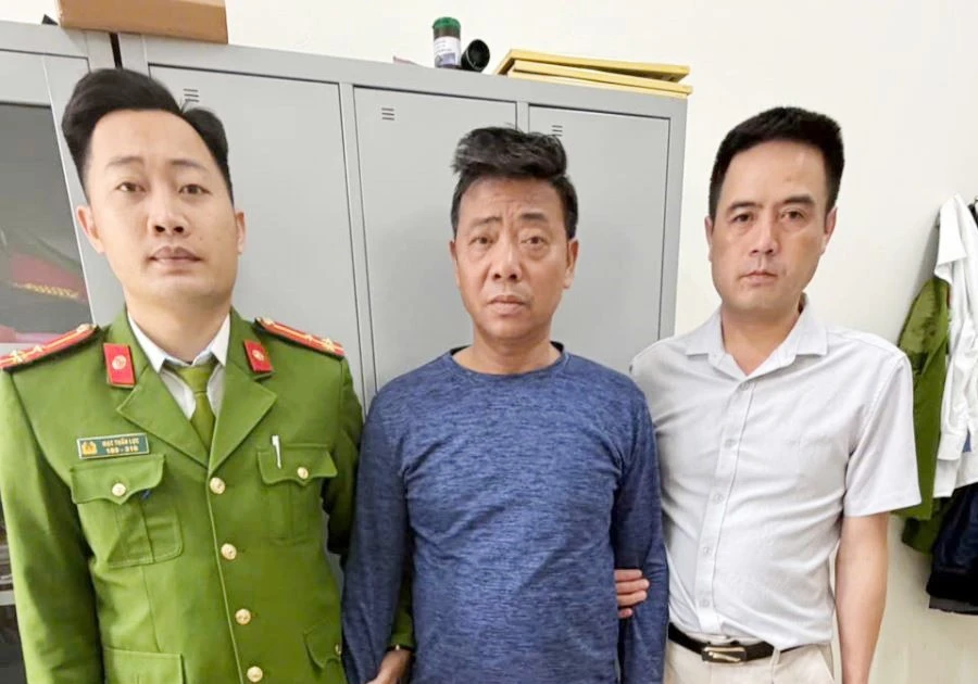 Lý do đối tượng bị truy nã tội giết người về nước đầu thú sau 27 năm lẩn trốn ở nước ngoài