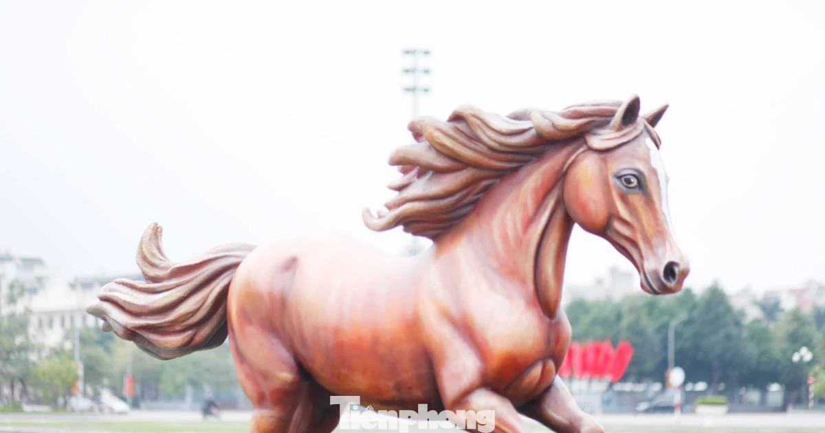 8 chú ngựa phi nước đại ở Bắc Ninh