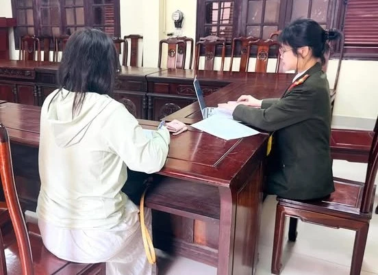 Công an làm việc với người phụ nữ đăng tin sai sự thật về sáp nhập tỉnh