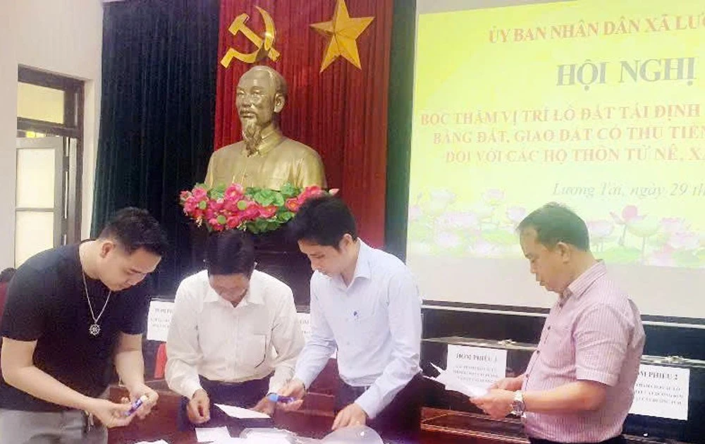 Bốc thăm tái định cư tại dự án sân bay Gia Bình