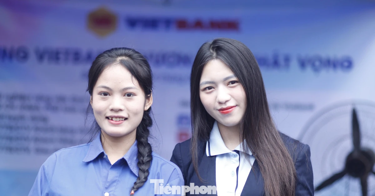 Thanh niên chốt việc ngay tại chỗ, nhiều vị trí gắn xu thế chuyển đổi số