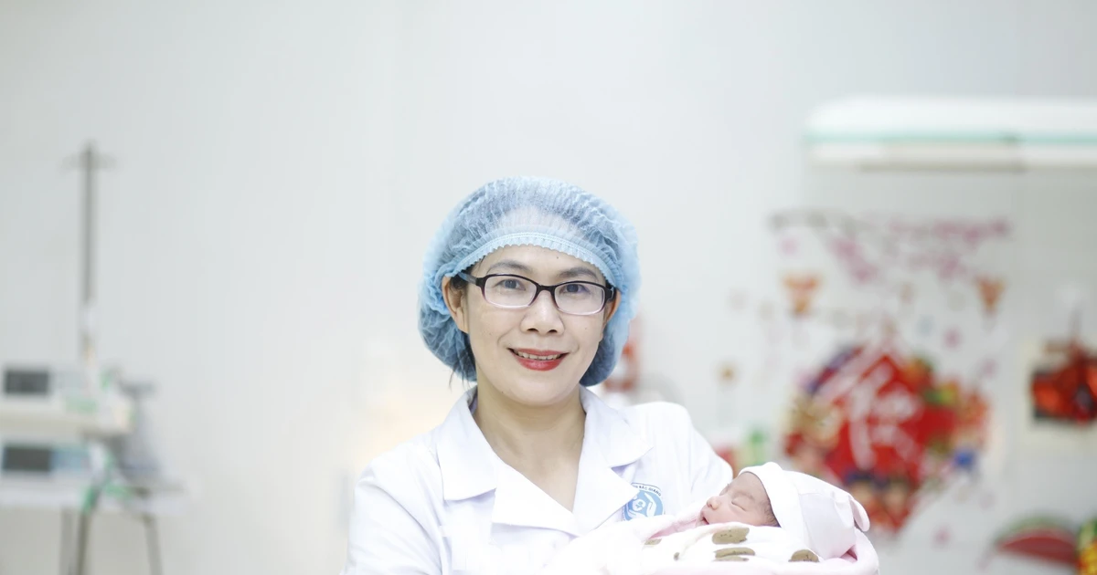 Thời khắc giao thừa ở bệnh viện sản nhi