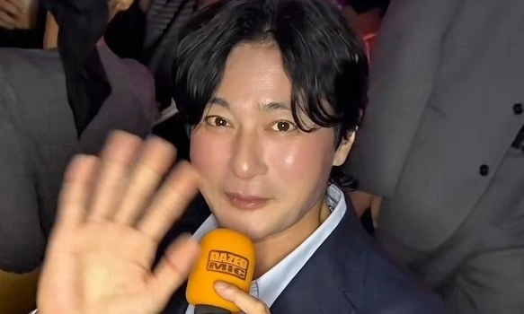 Không nhận ra Jang Dong Gun ở tuổi 54