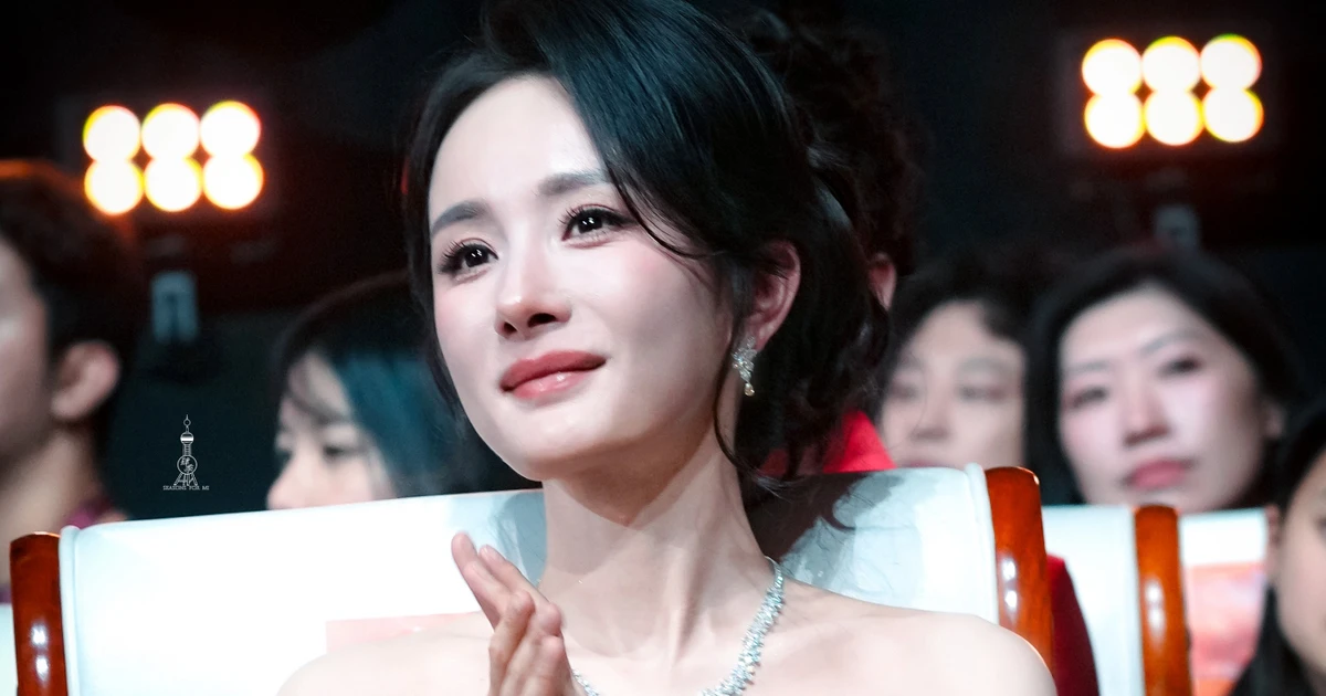 Giải thưởng khiến khán giả cảm thán: 'Giới giải trí Hoa ngữ nát rồi'