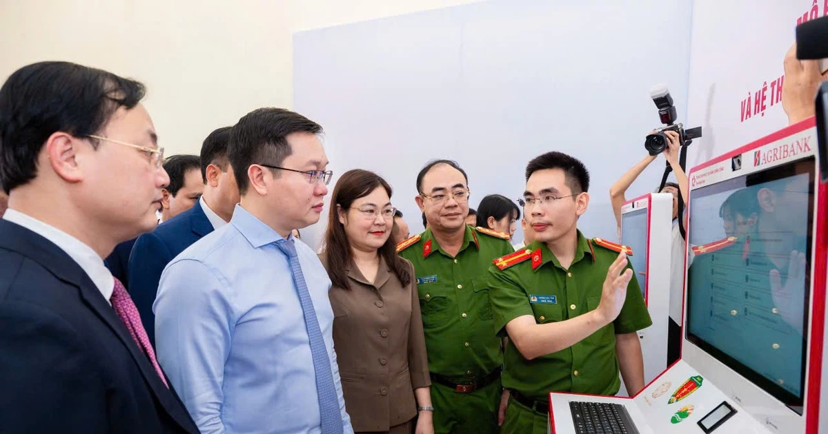 Ninh Bình ra mắt Trạm dịch vụ công số tích hợp AI