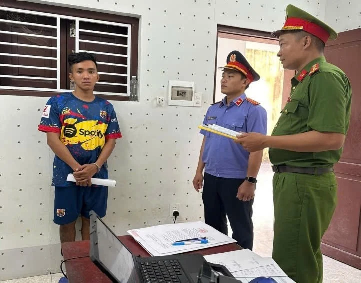 Khách làng chơi siết cổ gái bán dâm để quỵt tiền, cướp tài sản