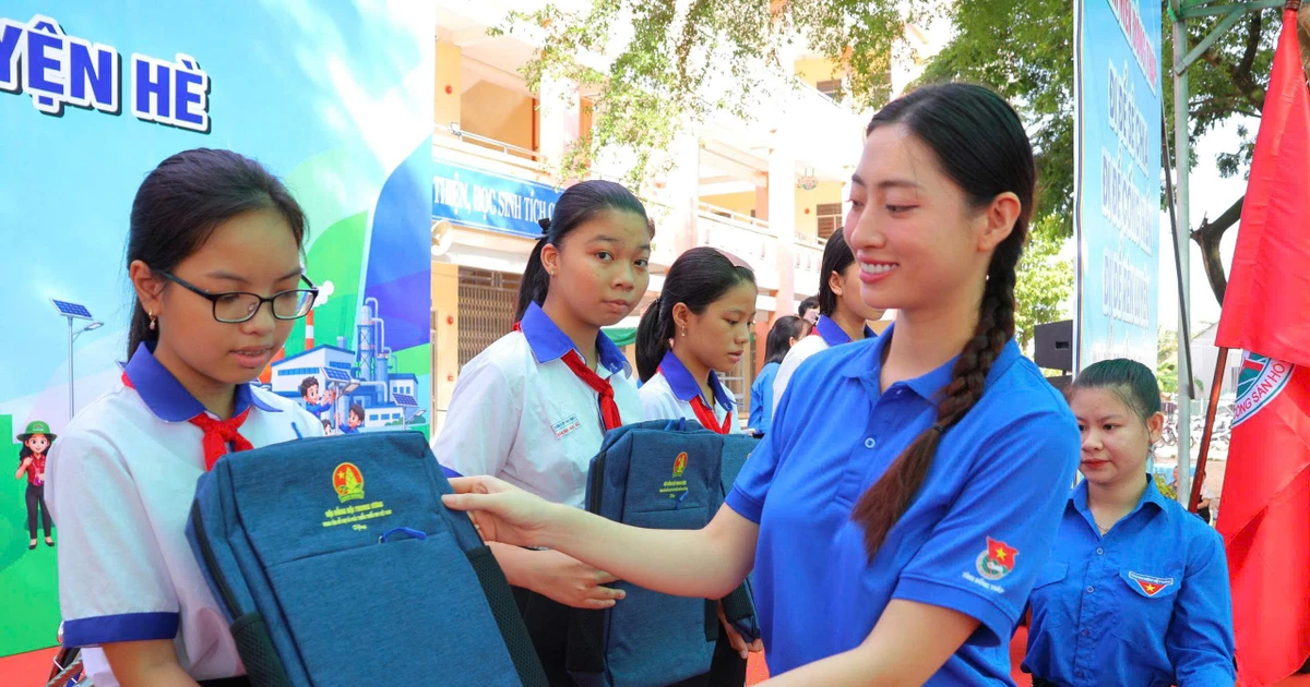 Áo xanh tình nguyện tập trung hỗ trợ chuyển đổi số
