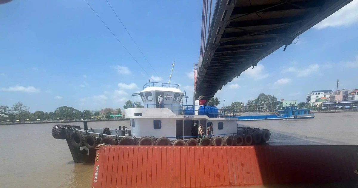 Phạt thuyền trưởng chở thùng container vướng dây điện cầu Chợ Gạo