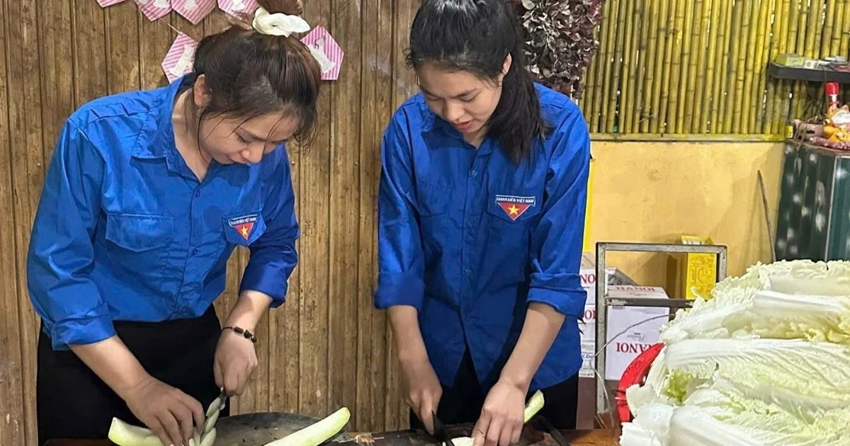 Bữa cơm yêu thương gửi tới người dân vùng lũ Cao Bằng