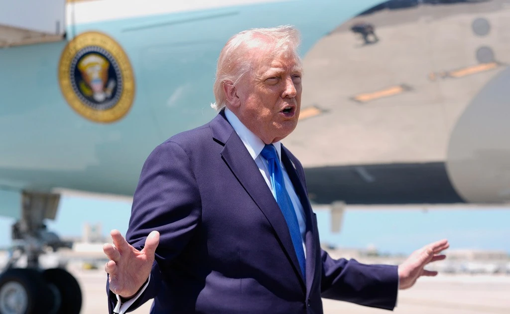 Tổng thống Trump nói Tehran có thể gọi điện nếu muốn đàm phán, Ngoại trưởng Iran tới Nga