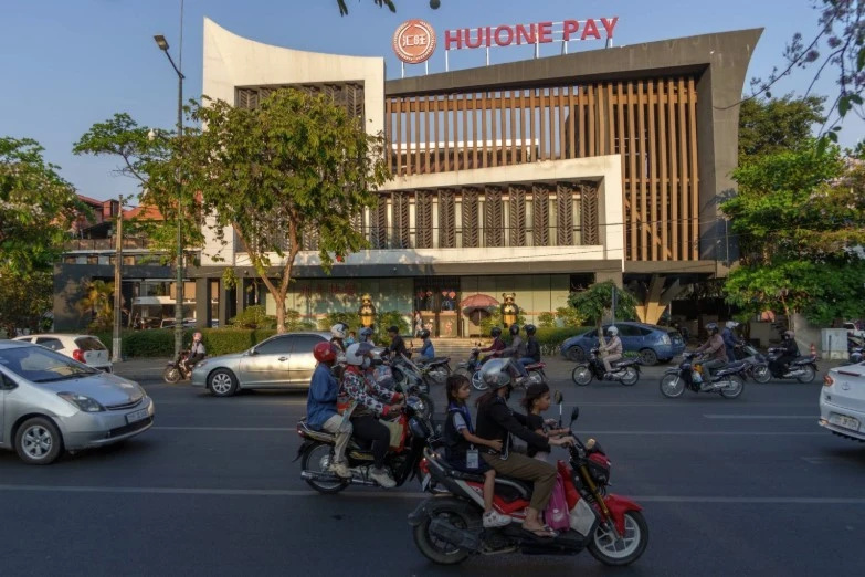 Campuchia dẫn độ trùm rửa tiền sang Trung Quốc