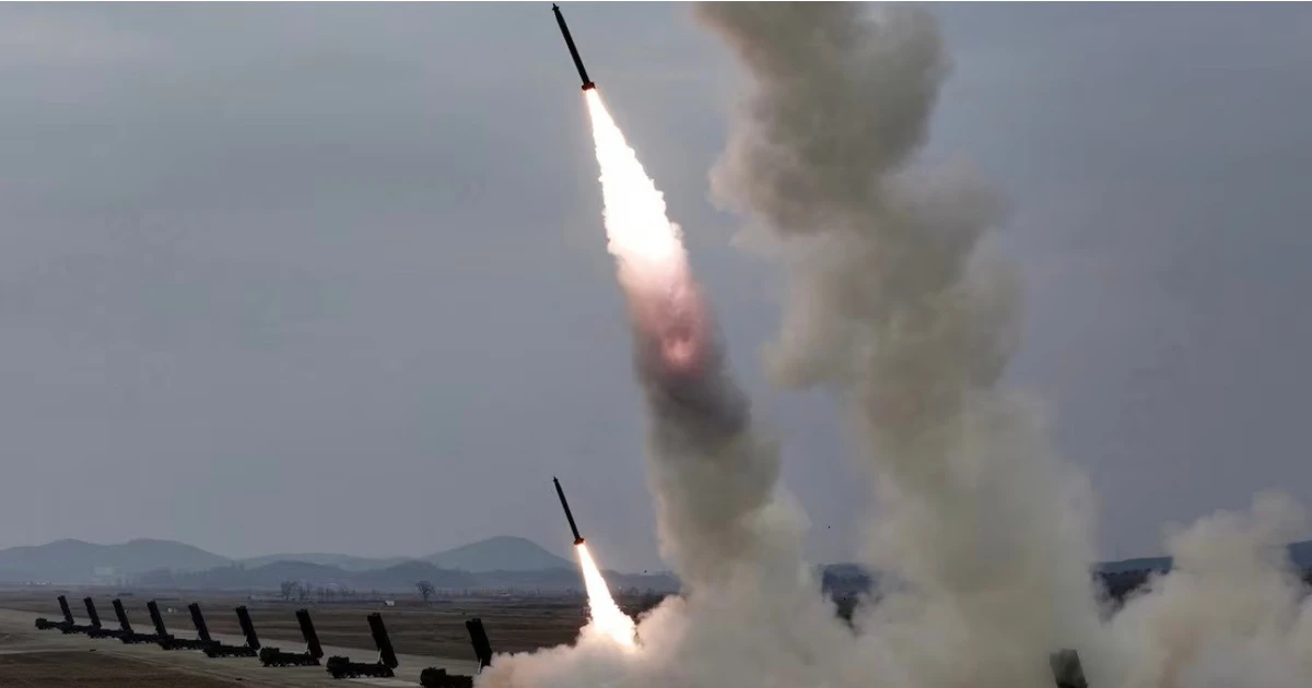 Triều Tiên phóng loạt tên lửa đạn đạo, Hàn Quốc họp khẩn