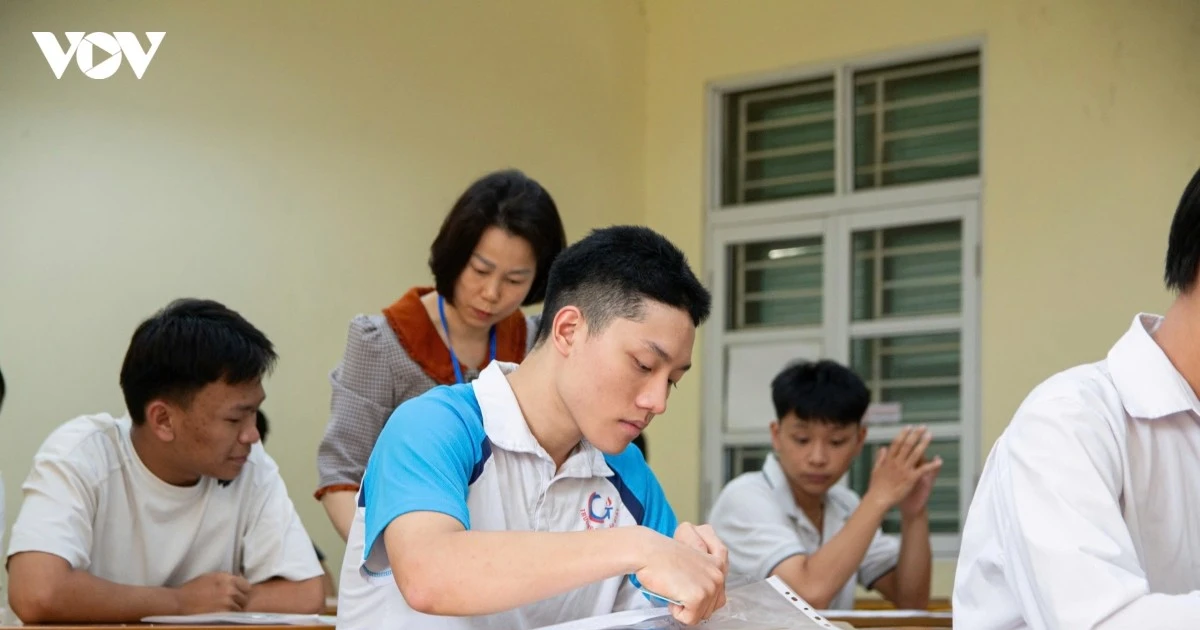Kỳ thi tốt nghiệp THPT: Muốn ngăn chặn tiêu cực, cần đổi mới cách tổ chức kỳ thi