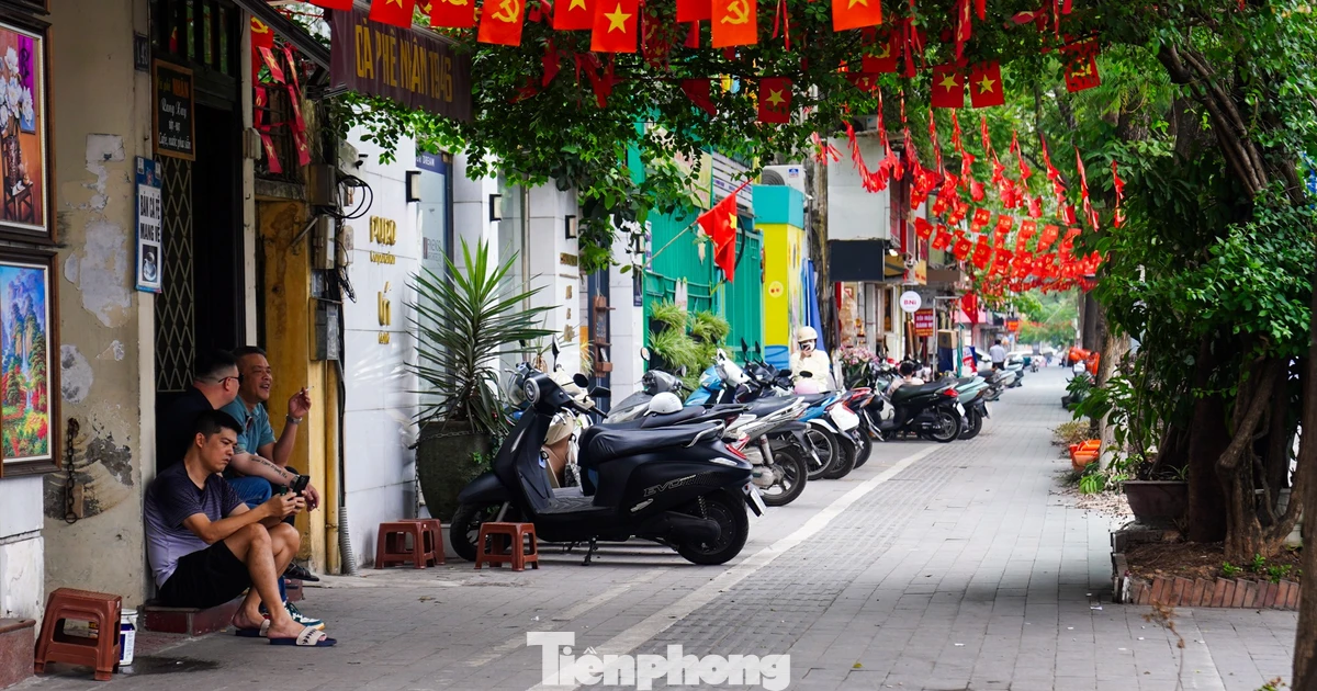 Hết cảnh ngồi lê la, vỉa hè Hà Nội