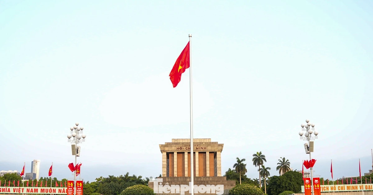 Lễ thượng cờ đặc biệt sáng 30/4 tại Quảng trường Ba Đình