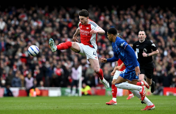 Arsenal thắng trận 'derby London'