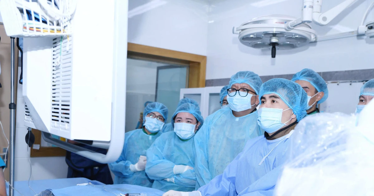 Ho ra máu 'sét đánh' người đàn ông suýt tử vong