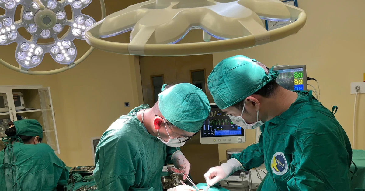 Hy hữu cụ ông bị tia nước máy bơm cao áp cắt lìa thanh quản