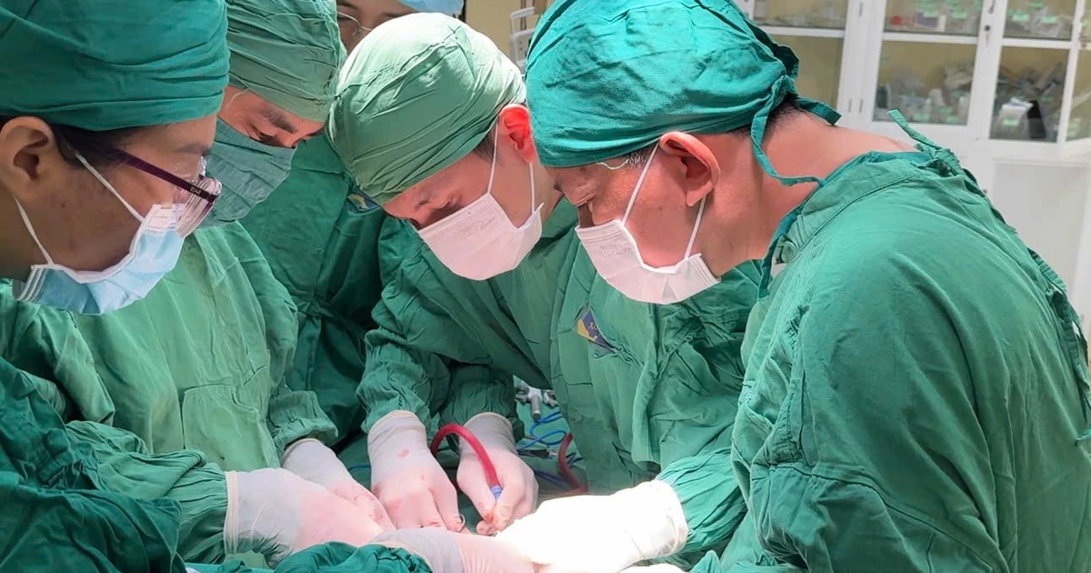 Trì hoãn phẫu thuật, người phụ nữ nguy kịch vì bị khối bướu bóp nghẹt đường thở