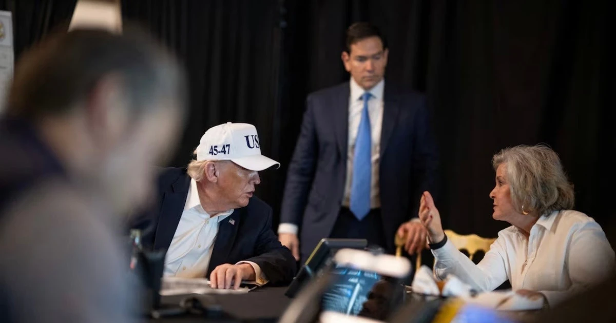 Tổng thống Trump tuyên bố Mỹ đang đánh chìm hải quân Iran