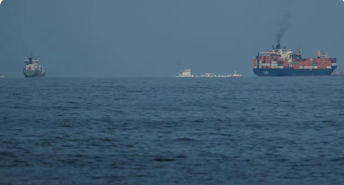 Trung Quốc và Anh phản hồi sau khi Tổng thống Mỹ Trump kêu gọi các nước hộ tống tàu qua eo biển Hormuz