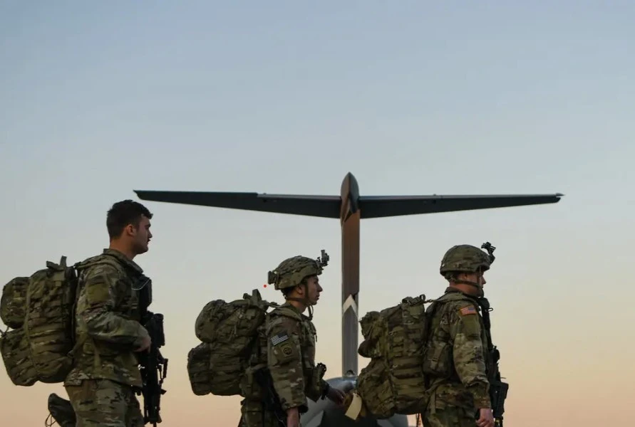 Mỹ có thể điều hàng ngàn lính dù đến Iran