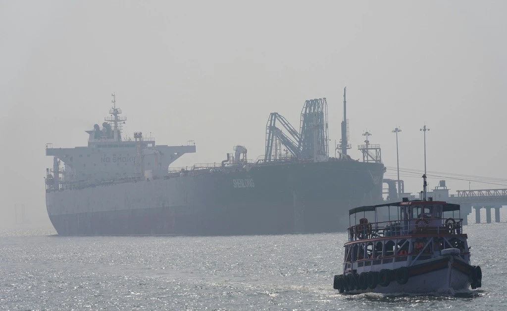 Iran cho phép các tàu 'không thù địch' qua eo biển Hormuz