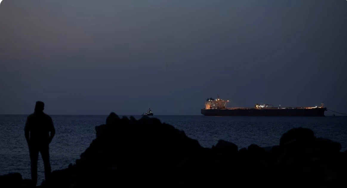 Iran soạn luật thu phí tàu qua eo biển Hormuz, châu Á chật vật trong cơn ‘khát’ dầu