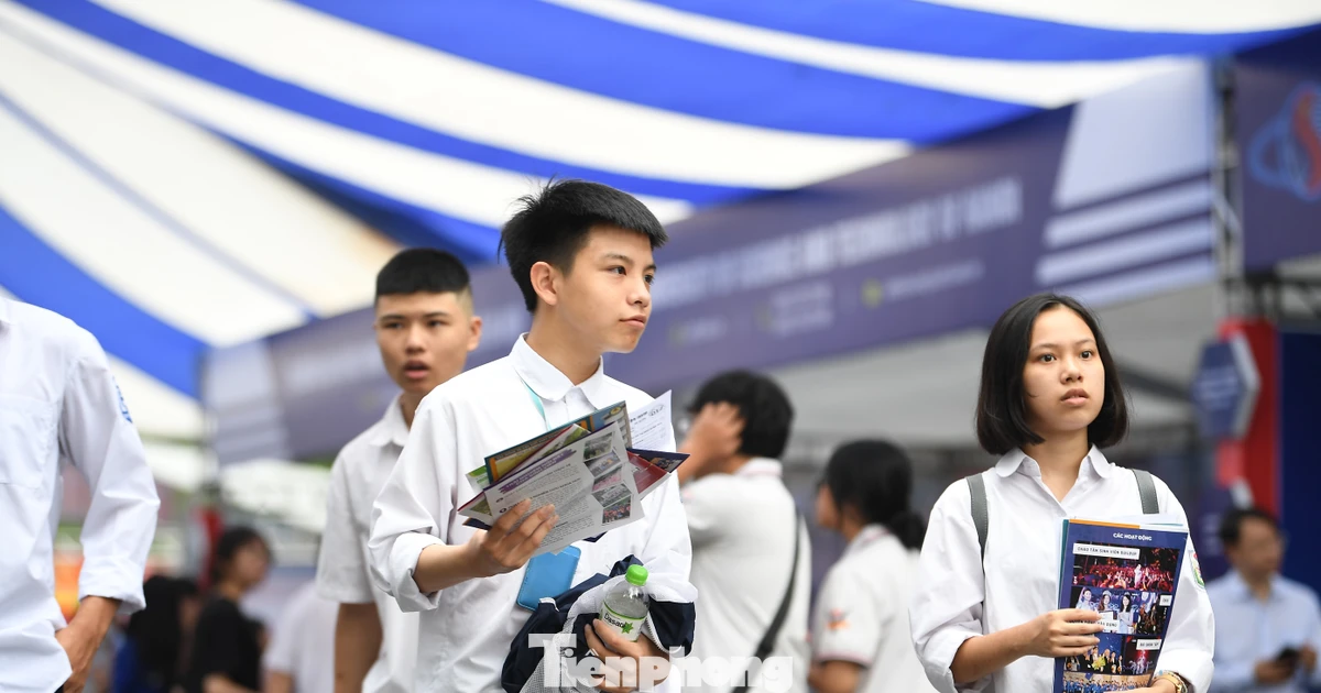Dự báo điểm chuẩn trường tốp đầu tăng nhẹ