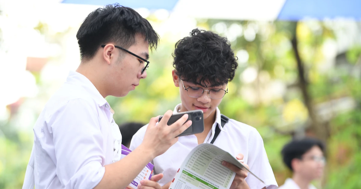 Đại học Kinh tế Quốc dân điểm chuẩn ngành hot dự báo tăng cao nhất 0,5 điểm