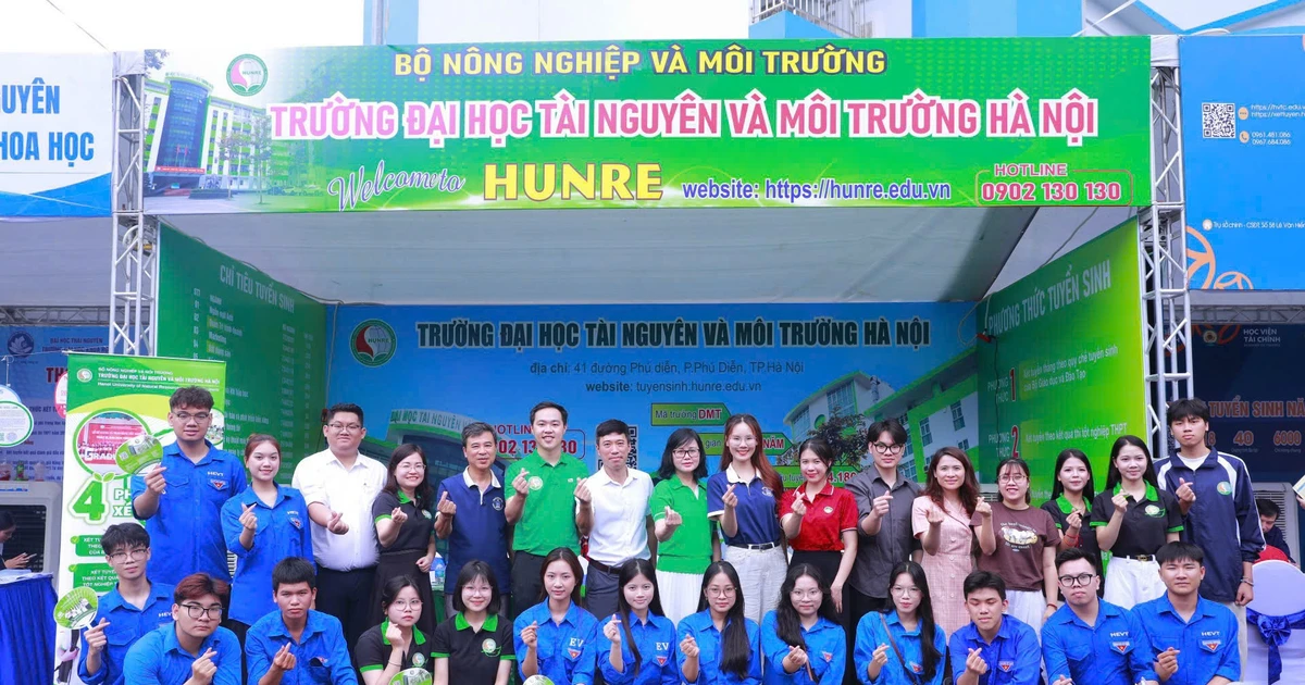 Quyền Hiệu trưởng trường đại học trực tiếp tư vấn, gỡ rối cho sĩ tử trước mùa vượt vũ môn