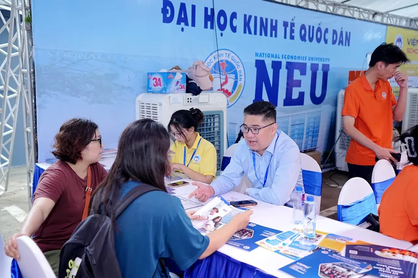 Điểm chuẩn Đại học Kinh tế Quốc dân cao nhất 28,84 điểm