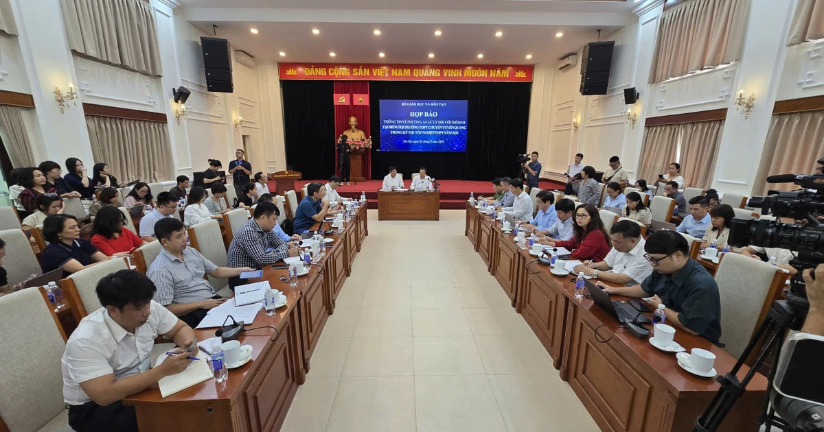 Bộ GD&ĐT lý giải việc cho 328 thí sinh Tuyên Quang thi lại, không tổ chức thi lại ở Quảng Trị