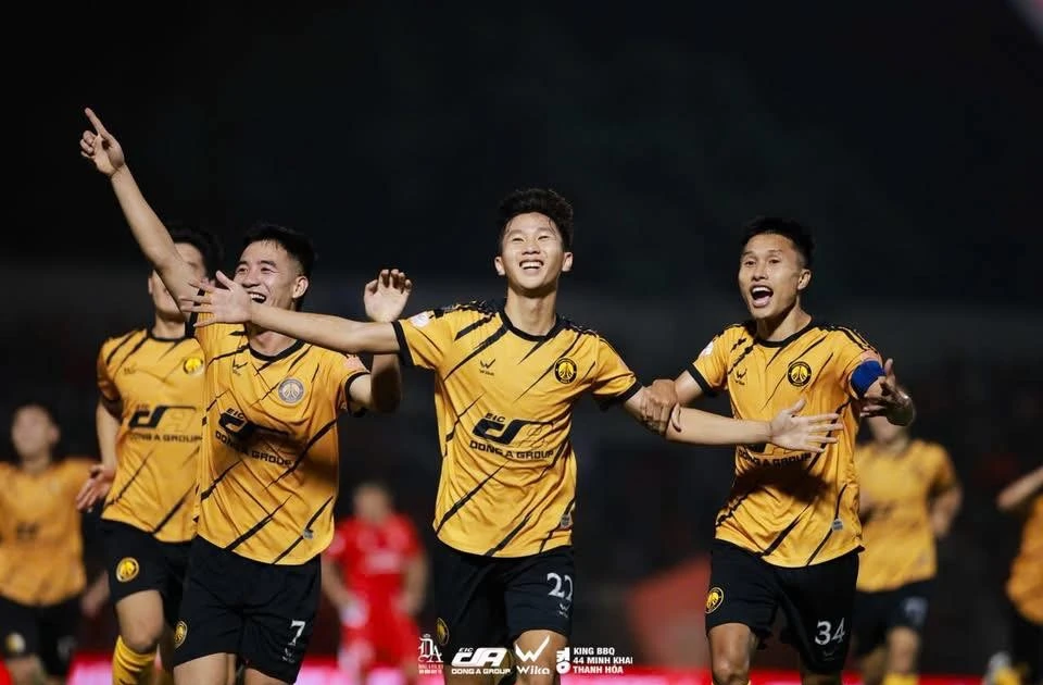 HIGHLIGHTS Đông Á Thanh Hóa 2-1 Công an TPHCM: Vượt khó giữa tâm bão