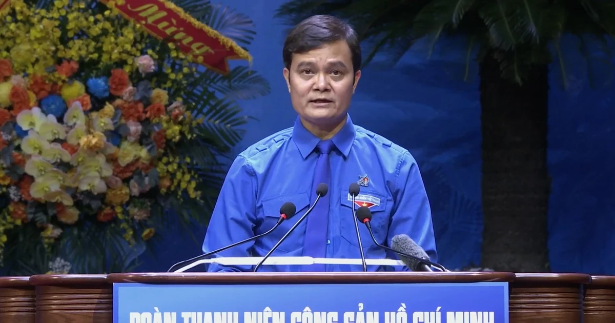 Bí thư thứ nhất Trung ương Đoàn Bùi Quang Huy trình bày diễn văn khai mạc Đại hội Đoàn XIII