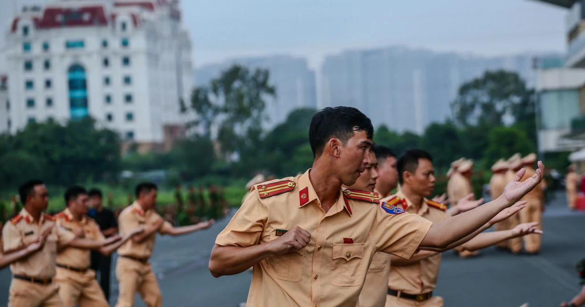 Hơn 3.000 cán bộ, chiến sĩ Công an Hà Nội tham gia tập huấn điều lệnh, quân sự, võ thuật