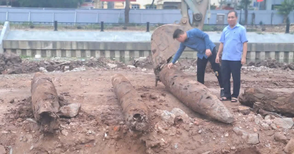 Phát lộ cọc gỗ nghi ‘trận địa’ quân sự trên sông Vân, Ninh Bình